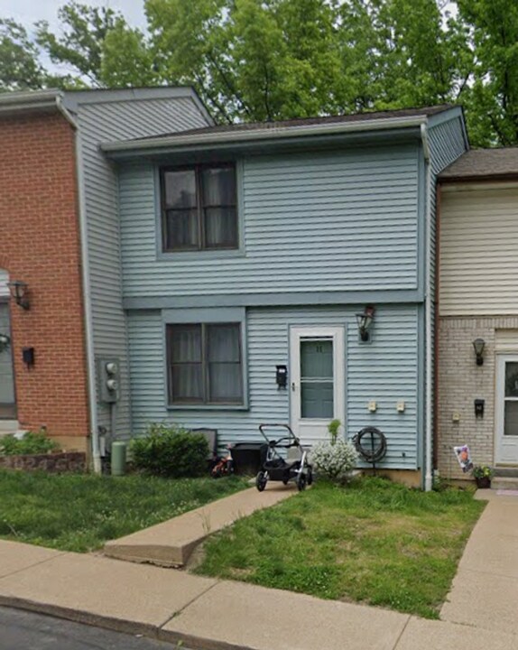 11 Dubois Ct in Washington, MO - Building Photo