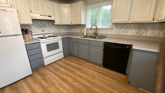 72 Holyoke St in Easthampton, MA - Building Photo