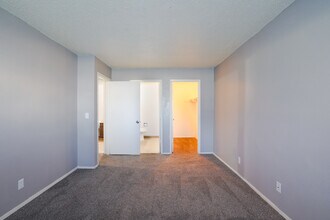 Mt. Carmel Village Apartments in Wichita, KS - Foto de edificio - Interior Photo