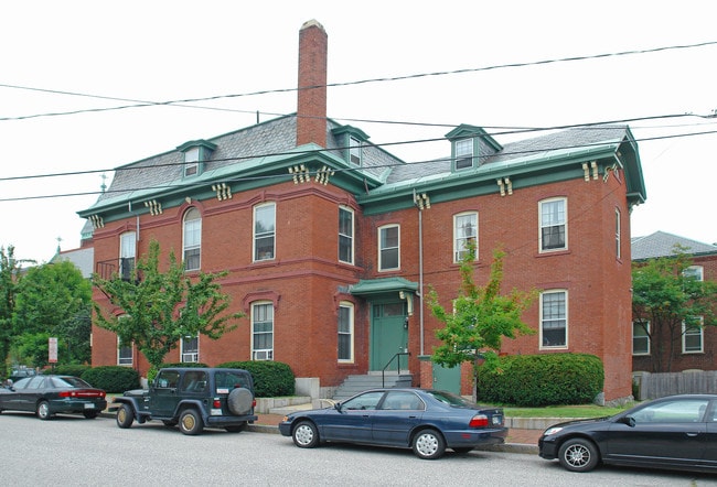 158 Danforth St in Portland, ME - Foto de edificio - Building Photo