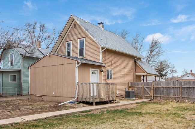 property at 1225 4th St