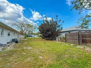 593 92nd Ave N in Naples, FL - Building Photo - Building Photo
