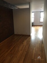 286 E 10th St in New York, NY - Building Photo - Building Photo