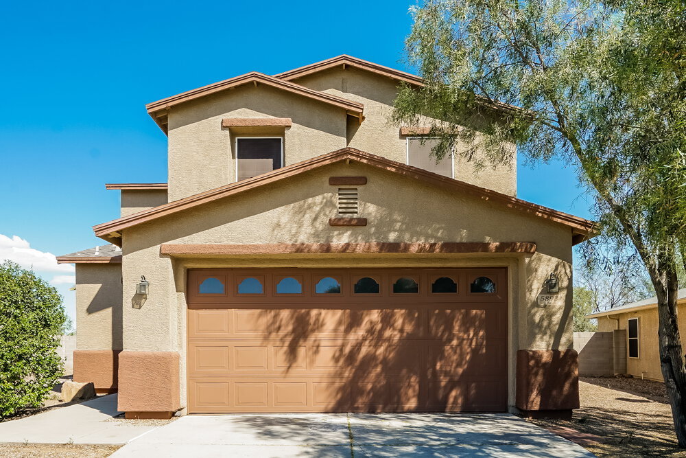 5893 E Fantail Ln in Tucson, AZ - Building Photo