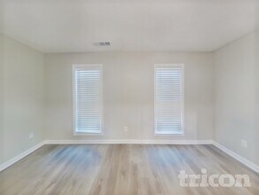 3845 Forsythia Way in Douglasville, GA - Foto de edificio - Building Photo