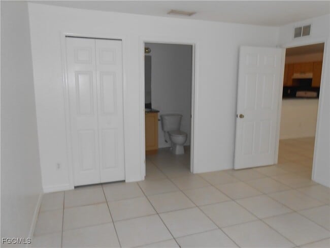 property at 4944 Golfview Blvd