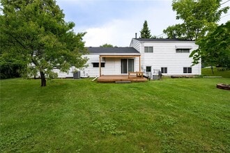 36 Brendan Cir in Henrietta, NY - Foto de edificio - Building Photo