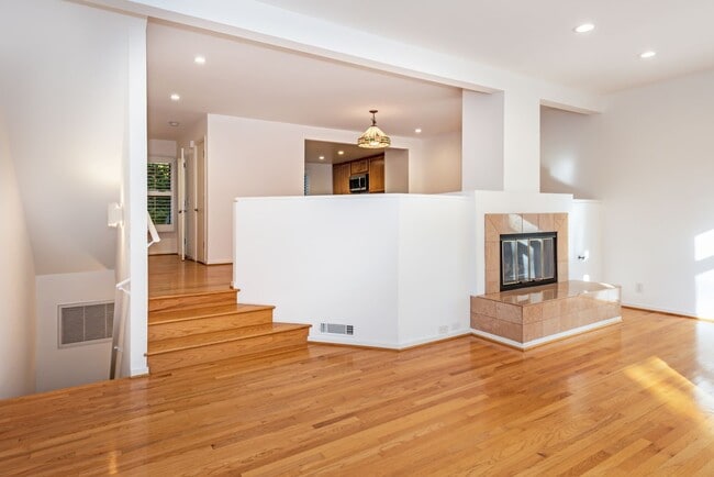 923 Weldon Rd in Santa Barbara, CA - Building Photo - Building Photo