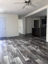 511 E 1st St in Huxley, IA - Building Photo - Building Photo