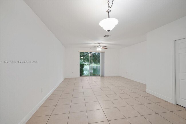 8251 SW 27th St in Miramar, FL - Building Photo - Building Photo