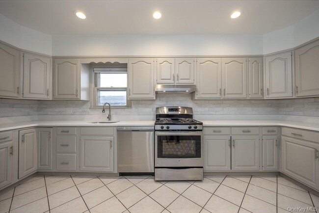 120 S Broadway in Tarrytown, NY - Building Photo - Building Photo