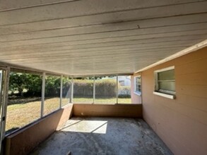 7815 Fox Hollow Dr in Port Richey, FL - Building Photo - Building Photo