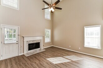 7855 Clearview Cir in Riverdale, GA - Building Photo - Building Photo