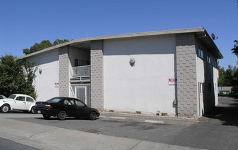 1738 Bell St in Sacramento, CA - Building Photo - Building Photo