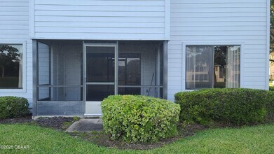 138 Blue Heron Dr in Daytona Beach, FL - Building Photo - Building Photo