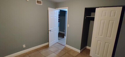 3651 NW 9th St, Unit 3202 in Fort Lauderdale, FL - Building Photo - Building Photo