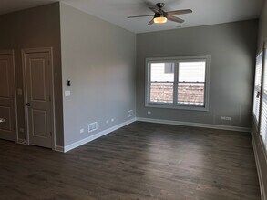 355 Burkhardt Ct in Forest Park, IL - Building Photo - Building Photo