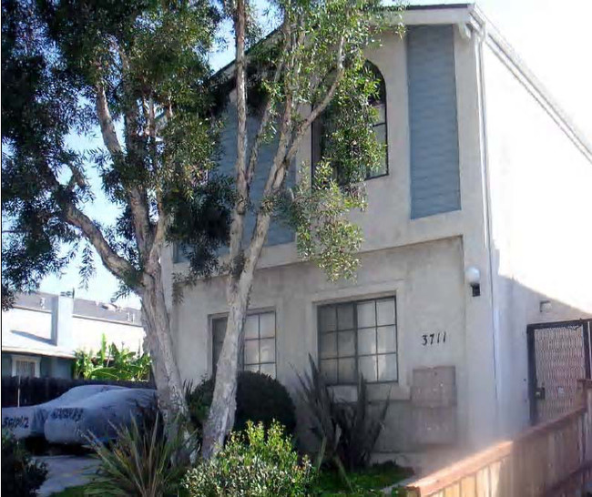 3711 Grim Ave in San Diego, CA - Foto de edificio - Building Photo