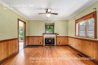 606 Valley Ave NW in Grand Rapids, MI - Building Photo - Building Photo