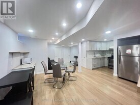 11 Quantum St in Markham, ON - Building Photo