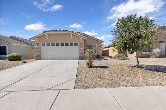 17161 W Port Royale Ln in Surprise, AZ - Building Photo