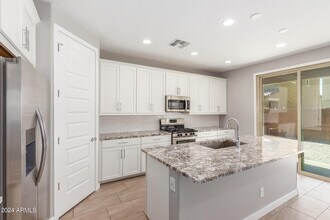 2467 E Athena Ave in Gilbert, AZ - Building Photo - Building Photo