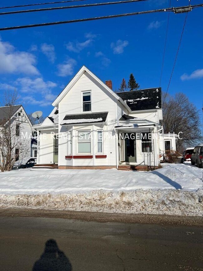180 Fourth St. in Old Town, ME - Building Photo - Building Photo