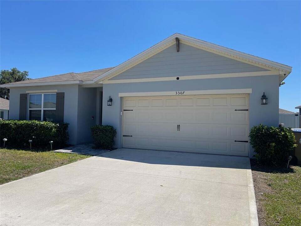 3307 Summerdale Way in Kissimmee, FL - Building Photo