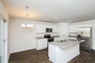 1307 Lakeshore Dr in Camden, SC - Building Photo - Building Photo
