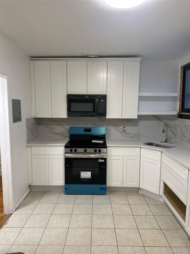 1666 New York Ave in Huntington Station, NY - Building Photo - Building Photo