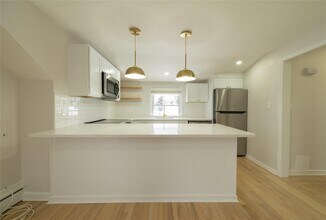 79 Mill River Ave-Unit -upper in Hempstead, NY - Foto de edificio - Building Photo