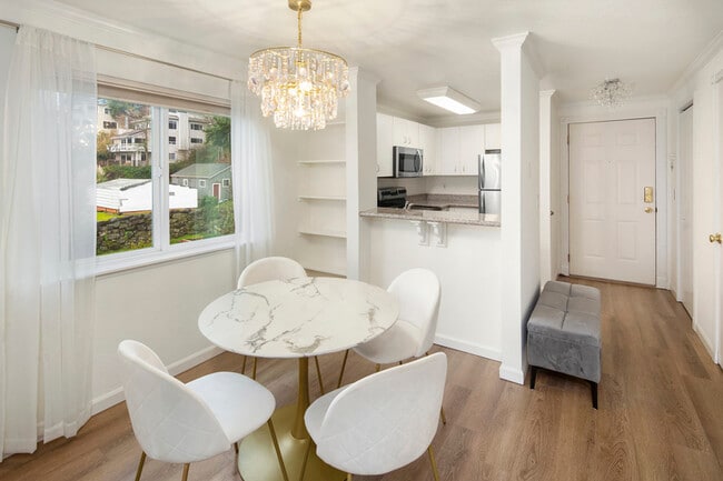 2244 13th Ave W in Seattle, WA - Building Photo - Building Photo