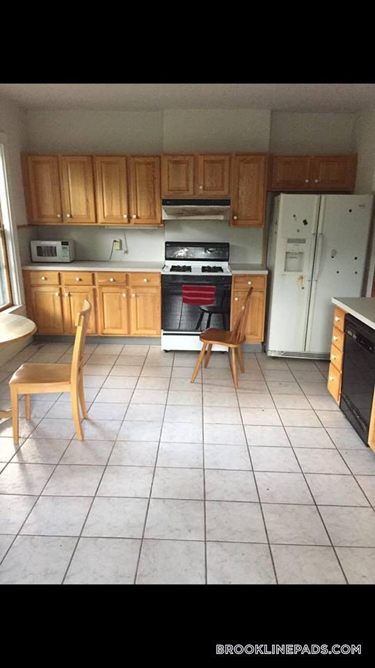 24 Brook St, Unit 2,3 in Brookline, MA - Building Photo - Building Photo