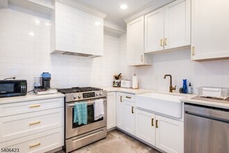 380 Claremont Ave in Montclair, NJ - Building Photo - Building Photo