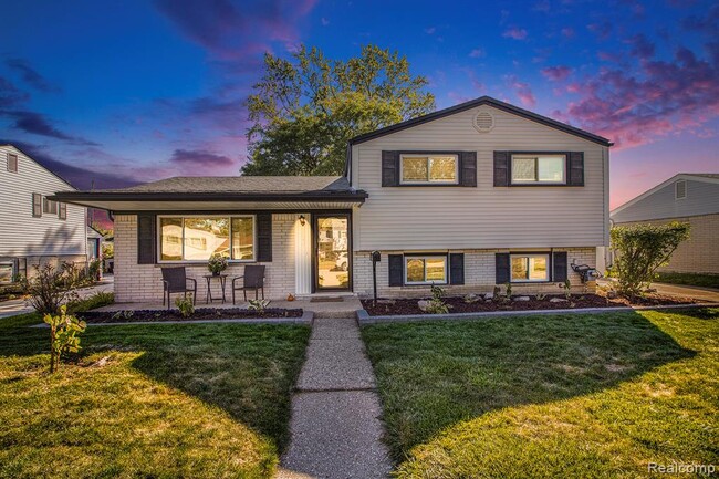 2240 Camel Dr in Sterling Heights, MI - Building Photo - Building Photo
