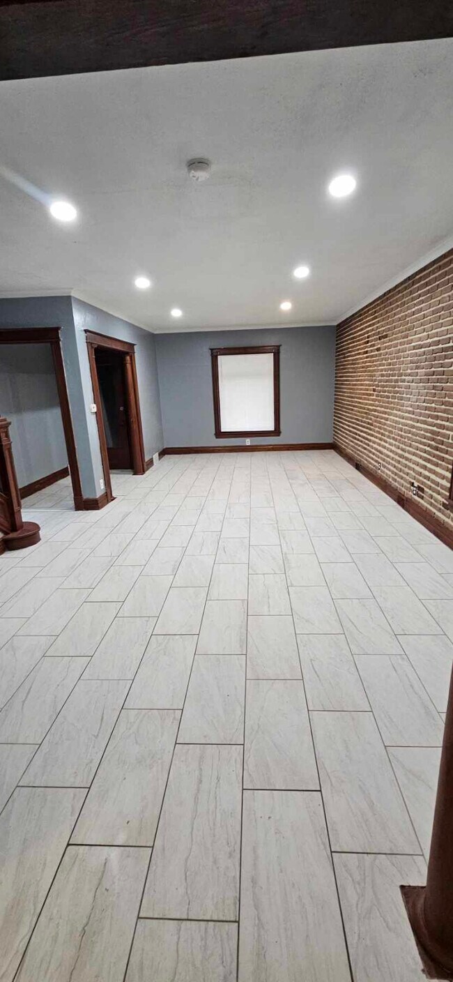 property at 1117 Ontario Ave