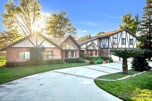 716 Buckingham Dr in Redlands, CA - Building Photo