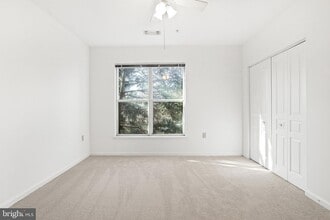 2204 Westcourt Ln, Unit 105 in Herndon, VA - Building Photo - Building Photo