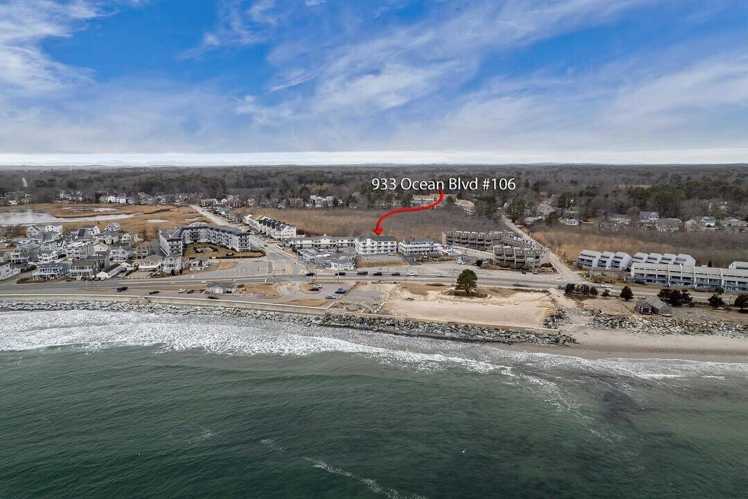 933 Ocean Blvd in Hampton, NH - Foto de edificio