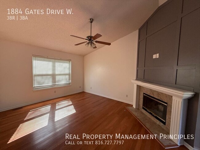 1884 Gates Dr W in Platte City, MO - Building Photo - Building Photo