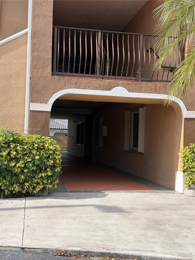 17455 NW 75th Pl in Hialeah, FL - Building Photo - Building Photo
