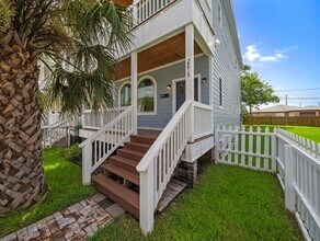 2815 Avenue H in Galveston, TX - Building Photo - Building Photo