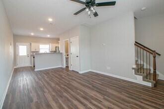 1115 Hillwood Dr in Clarksville, TN - Foto de edificio - Building Photo