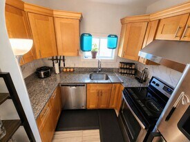 35 Jefferson St, Unit 3R in Cambridge, MA - Building Photo