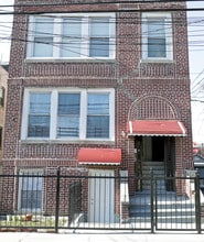 866 E 227th St in Bronx, NY - Foto de edificio - Building Photo