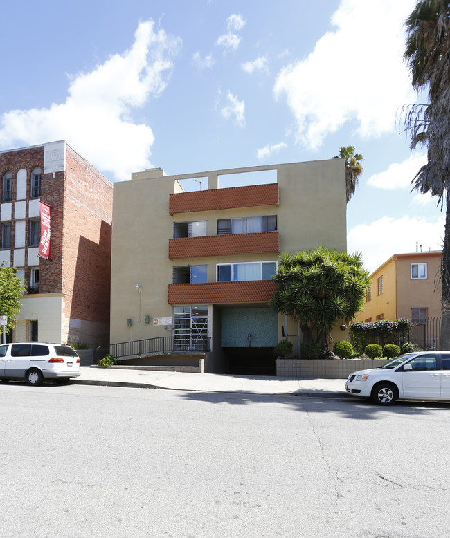 Berendo Street in Los Angeles, CA - Foto de edificio - Building Photo