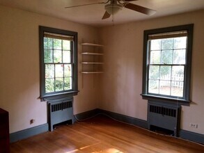 114 Howard Dr, Unit Apartment #1 in Charlottesville, VA - Building Photo - Building Photo