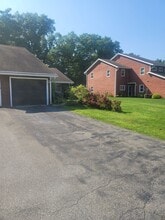 106 Quail Dr in Kingston, NY - Building Photo - Building Photo