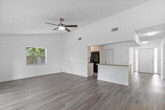 23089 SW 55th Ave in Boca Raton, FL - Building Photo - Building Photo