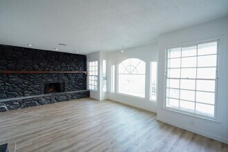 6304 Riley Way in Riverside, CA - Building Photo - Building Photo